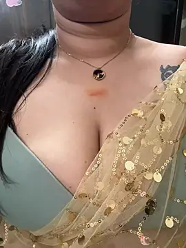 Snapshot of Akhi_Akshaya chatting on 12-27-24, 10:45 Akhi Akshaya online show from 12-27-24, 10:45