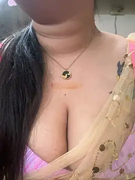 Snapshot of Akhi_Akshaya chatting on 12-29-24, 11:07 Akhi Akshaya online show from 12-29-24, 11:07