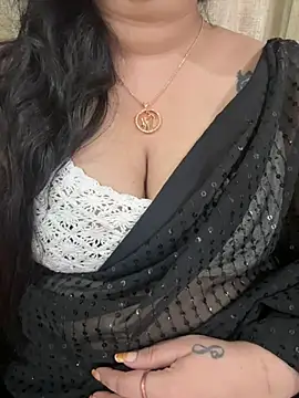 Snapshot of Akhi_Akshaya chatting on 02-07-25, 04:14 Akhi Akshaya online show from 02-07-25, 04:14