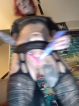 MommyMisfit online show from 12-14-25, 10:03