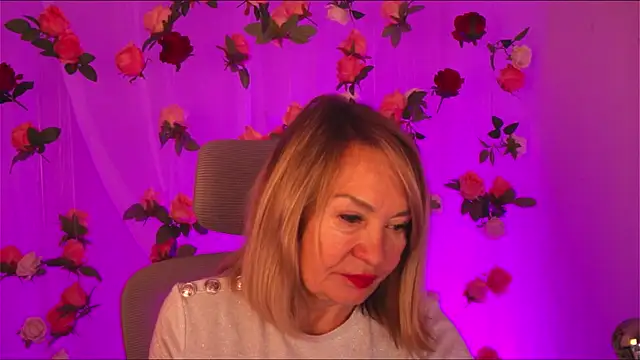 RosalindaFortuna online show from 12-20-24, 01:43