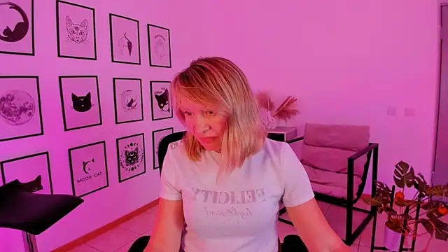 RosalindaFortuna online show from 12-25-24, 02:23