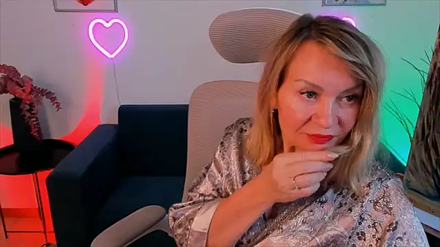 RosalindaFortuna online show from 01-08-25, 02:46