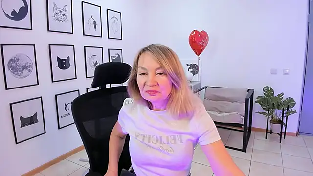 RosalindaFortuna online show from 02-18-25, 11:11