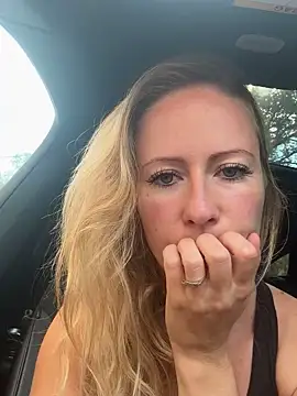 Emmy frenchie online show from 10-03-25, 08:44