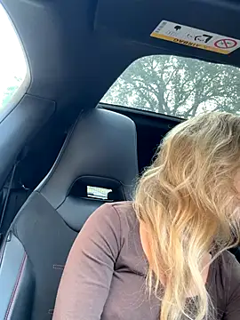 Snapshot of Emmy_frenchie chatting on 10-09-25, 09:18 Emmy frenchie online show from 10-09-25, 09:18