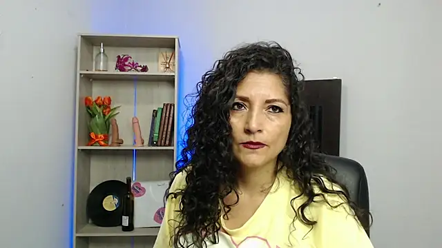 Snapshot of arianna_ros3 chatting on 02-08-25, 03:31 arianna ros3 online show from 02-08-25, 03:31