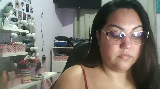 Paolaa hoot online show from 02-26-25, 04:14