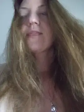 Snapshot of KattyLuuu chatting on 05-15-26, 11:34 KattyLuuu online show from 05-15-26, 11:34