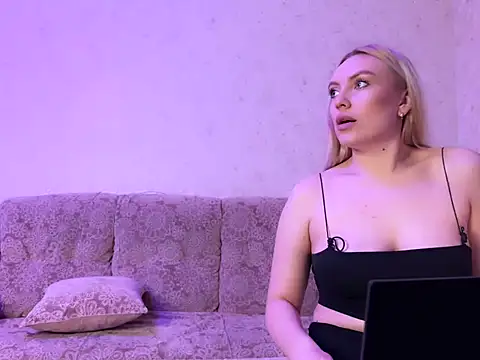 AzallandRoom online show from 12-04-25, 06:16