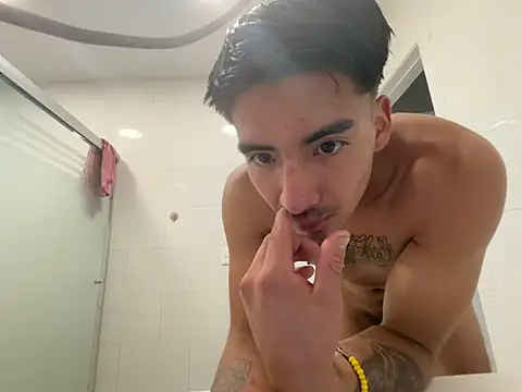 Snapshot of GIOOOO568 chatting on 10-24-25, 03:47 GIOOOO568 online show from 10-24-25, 03:47