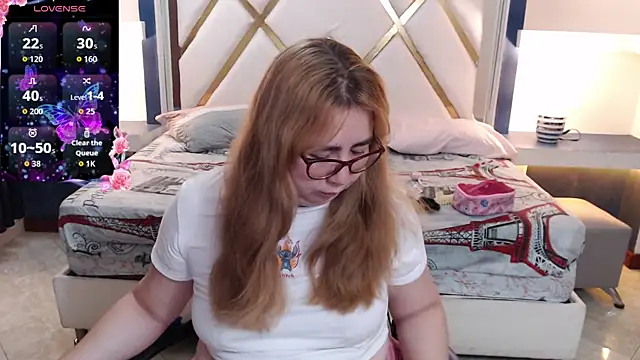 Snapshot of chloe_prg chatting on 07-25-26, 03:59 chloe prg online show from 07-25-26, 03:59