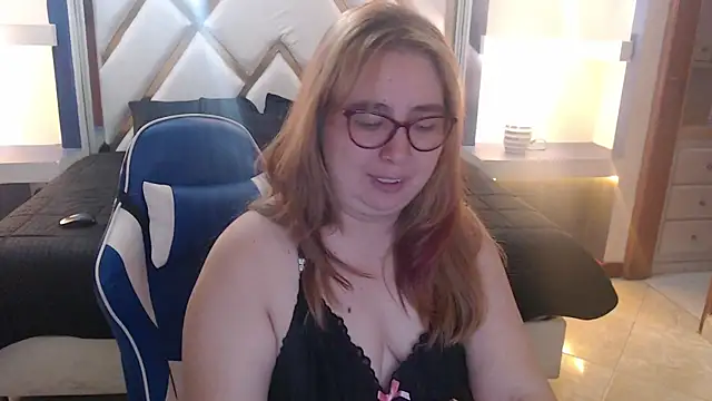Snapshot of chloe_prg chatting on 08-04-26, 02:37 chloe prg online show from 08-04-26, 02:37