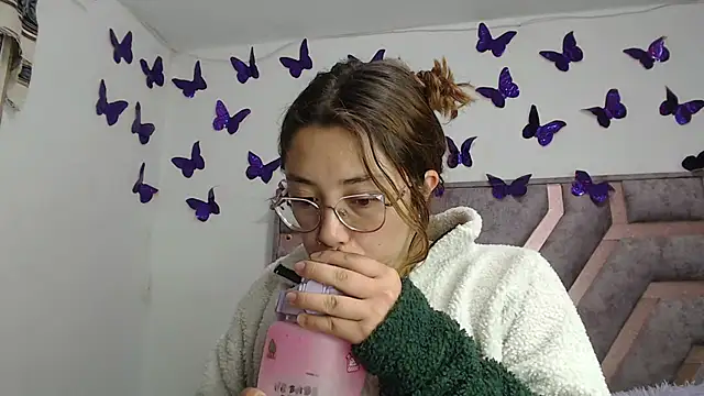 Anny Fox- online show from 11-22-25, 02:54