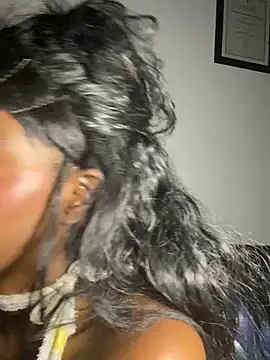 Zizi-campbel online show from 01-29-25, 11:46