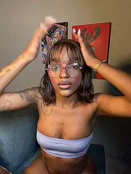 Zizi-campbel online show from 02-12-26, 09:48