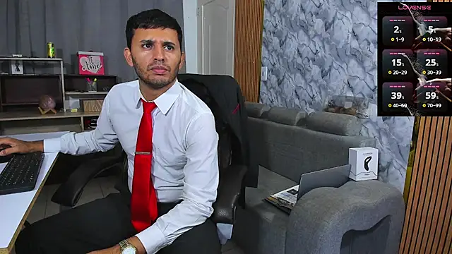 Snapshot of Hideintheoffice chatting on 02-06-26, 06:07 Hideintheoffice online show from 02-06-26, 06:07