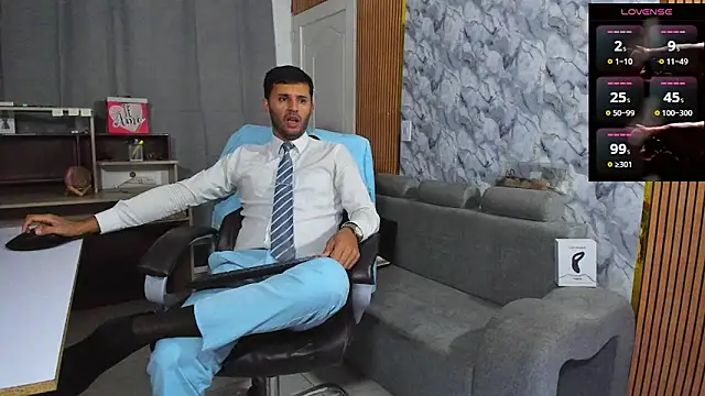 Snapshot of Hideintheoffice chatting on 02-07-26, 05:44 Hideintheoffice online show from 02-07-26, 05:44