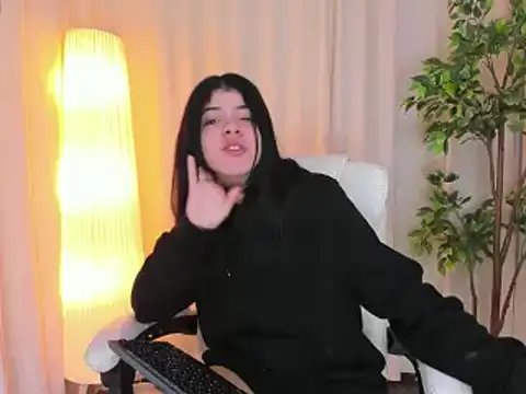 Maddy bennet online show from 03-12-25, 08:08