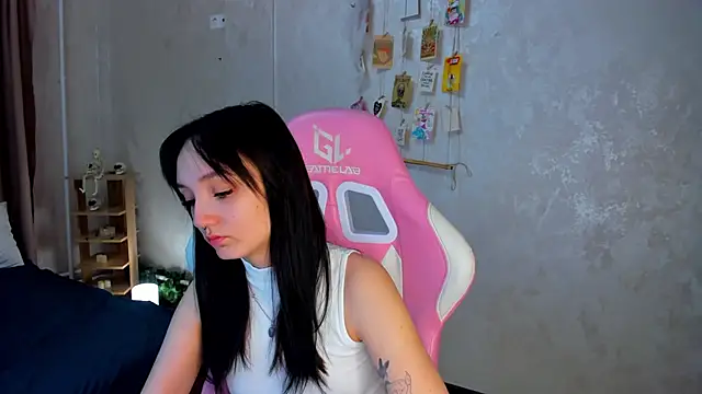 Cheryl  Brown online show from 11-10-25, 01:48