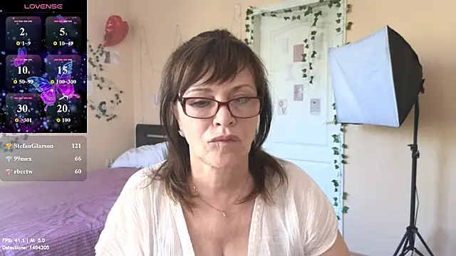 Snapshot of Miss_Moren chatting on 06-27-26, 12:22 Miss Moren online show from 06-27-26, 12:22