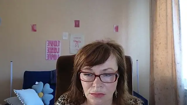 Snapshot of Miss_Moren chatting on 08-08-26, 05:20 Miss Moren online show from 08-08-26, 05:20