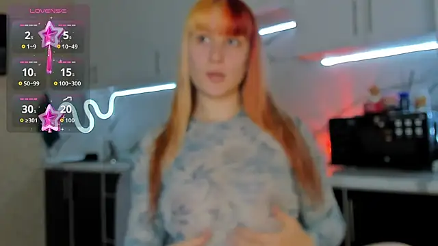 Snapshot of Sweet_white_chocolate chatting on 11-06-25, 11:44 Sweet white chocolate online show from 11-06-25, 11:44