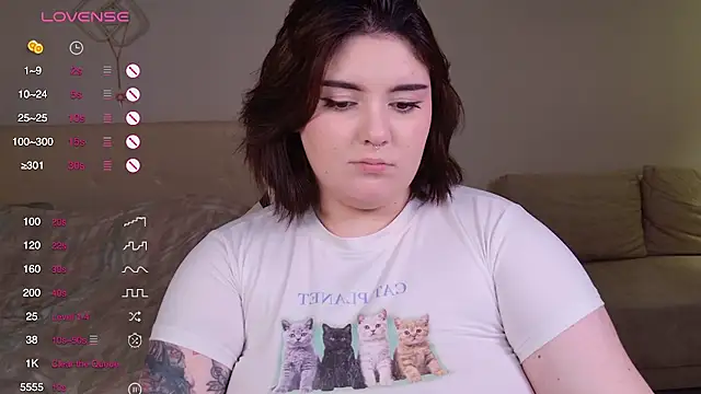 YumiYammy online show from 12-04-25, 08:17