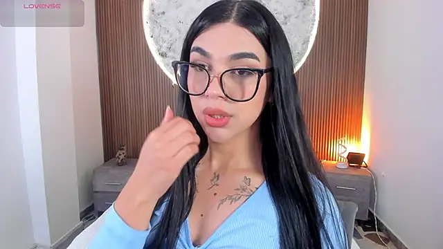 RoseCassie online show from 02-07-26, 01:59