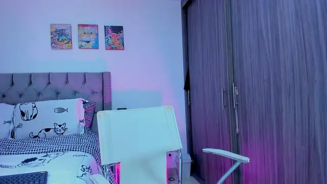 Sara Leblanc online show from 09-09-25, 01:54