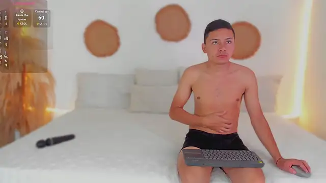 Snapshot of TifannyRossiii chatting on 12-21-25, 02:02 TifannyRossiii online show from 12-21-25, 02:02