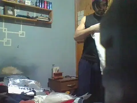 Snapshot of italianbighorse22 chatting on 07-10-26, 01:43 italianbighorse22 online show from 07-10-26, 01:43