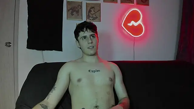 Snapshot of Antonello_Vannucci chatting on 01-05-25, 10:29 Antonello Vannucci online show from 01-05-25, 10:29