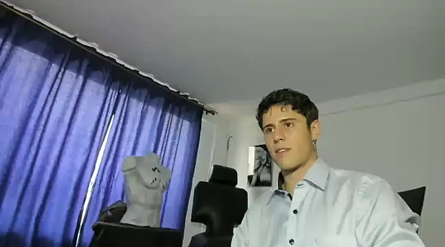 Snapshot of Antonello_Vannucci chatting on 03-04-25, 10:16 Antonello Vannucci online show from 03-04-25, 10:16