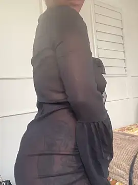 Snapshot of beverlyxxxx chatting on 01-17-25, 10:44 beverlyxxxx online show from 01-17-25, 10:44