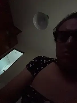 NikkelSofia online show from 10-24-25, 10:50