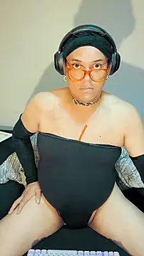 Snapshot of NikkelSofia chatting on 05-18-26, 09:26 NikkelSofia online show from 05-18-26, 09:26