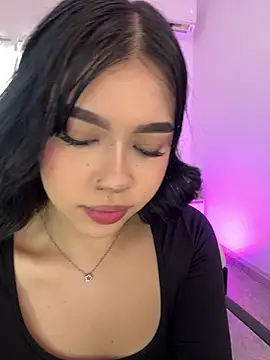 Lily Woodz online show from 05-17-26, 02:46