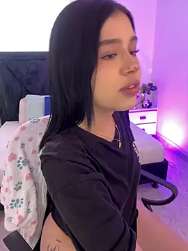 Lily Woodz online show from 06-23-26, 07:12
