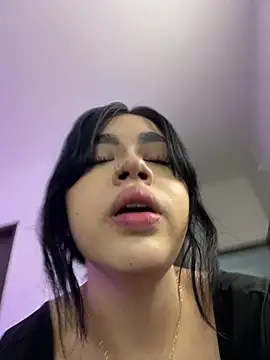 Lily Woodz online show from 07-06-26, 07:27