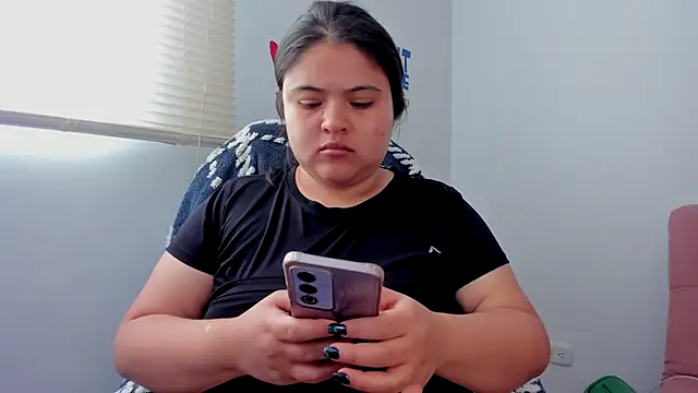 lizzie c online show from 11-12-25, 07:46