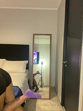 AlejandritaMilano online show from 04-17-26, 12:35