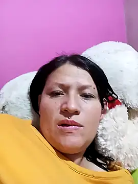 Snapshot of kattia_bk chatting on 12-24-24, 02:32 kattia bk online show from 12-24-24, 02:32