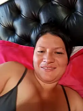 Snapshot of kattia_bk chatting on 01-14-25, 03:04 kattia bk online show from 01-14-25, 03:04