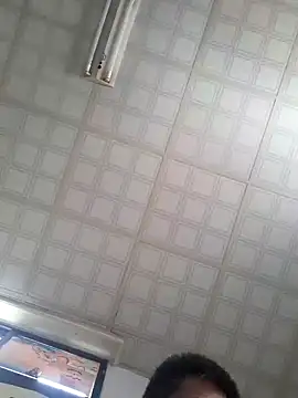 Snapshot of bb770504 chatting on 01-26-25, 04:20 bb770504 online show from 01-26-25, 04:20