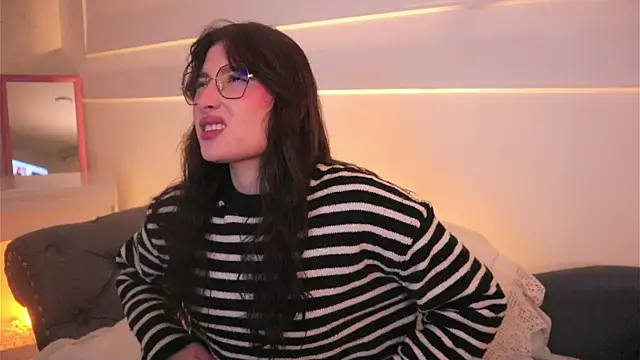 Daisha Riley online show from 02-11-26, 03:44