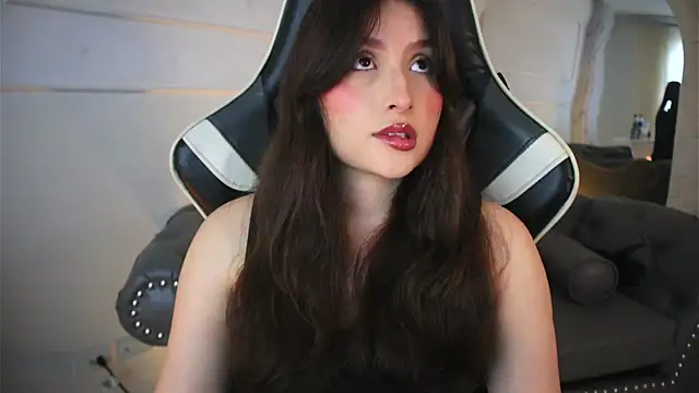 Daisha Riley online show from 04-17-26, 01:03