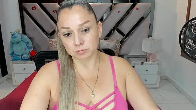 natalia5560 online show from 10-08-25, 12:58