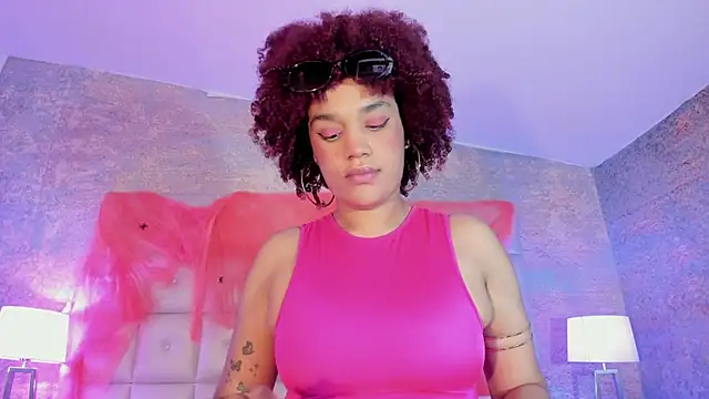 loladupont online show from 10-23-25, 03:06