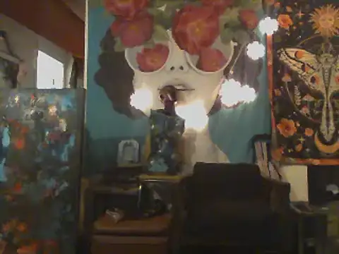 Snapshot of SilverandFox chatting on 01-08-25, 12:58 SilverandFox online show from 01-08-25, 12:58